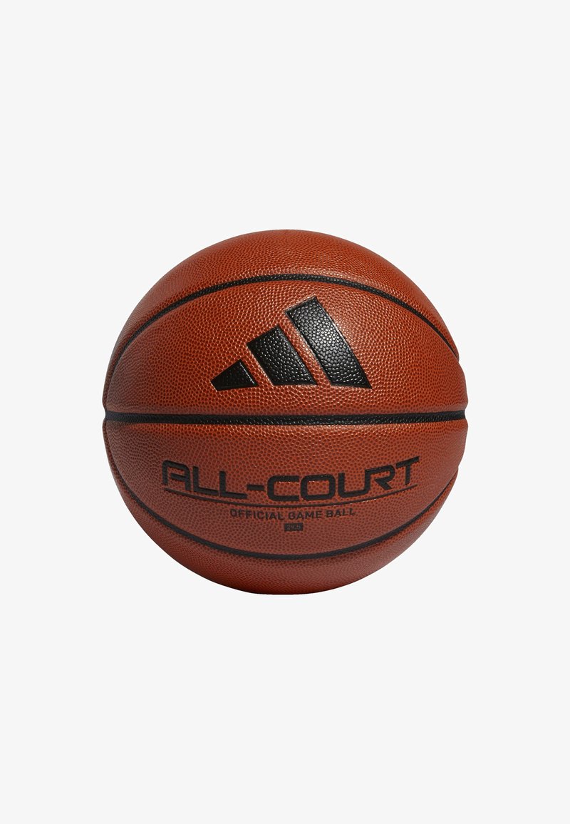 Ruskea koripallo karhealla pinnalla, jossa on mustia yksityiskohtia. Logo "ALL-COURT" ja "OFFICIAL GAME BALL" on painettu rohkealla mustalla fontilla.