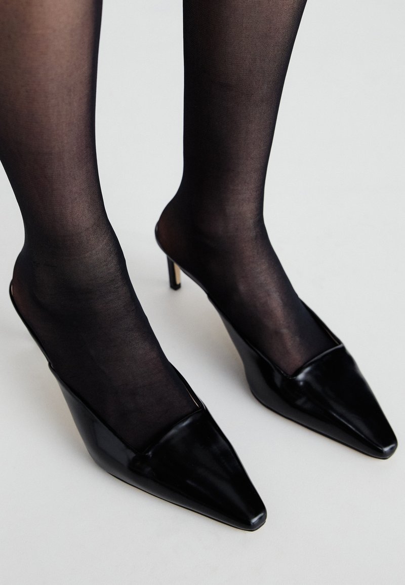 Raid Muiltjes met hak zwart