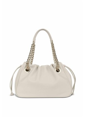 Lichtbeige leren handtas met een geraffineerd ontwerp, zilveren kettingaccenten en verstelbare koordsluitingen aan de zijkanten.