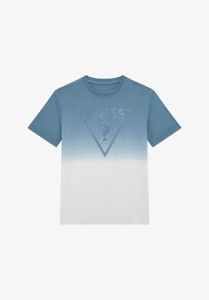 T-shirt a maniche corte con un design gradiente dal blu nella parte superiore al bianco nella parte inferiore. Include un logo testurizzato al centro.