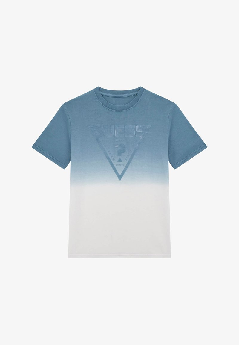 T-shirt à manches courtes avec un dégradé de bleu en haut à blanc en bas. Comprend un logo texturé au centre.
