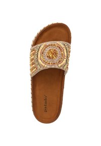 Slide-sandaal met een beige textielband die cirkelvormige kraalpatronen in oranje, geel en doorzichtige kralen heeft. Zachte bruine gevoerde voetbed.