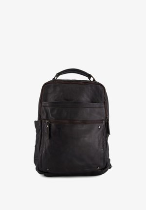 Schwarzer Leder-Rucksack mit Tragegriff oben, vorderer Reißverschlusstasche und einem dezenten Logo im oberen vorderen Bereich.