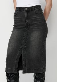 Koroshi Farmerszoknya - black denim