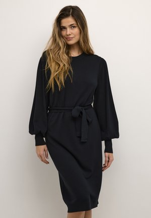 LIZZA DRESS - Svetríkové šaty - midnight marine