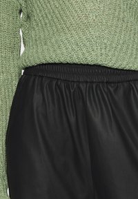 ONLY Tall ONLTINA PANT - Calças - black