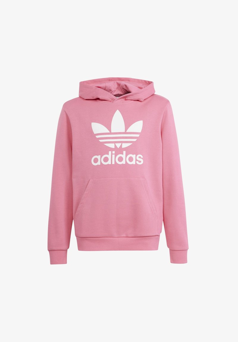 Sudadera rosa de Adidas con gran logo trefoil blanco y bolsillo canguro frontal, exhibida sobre un fondo blanco.