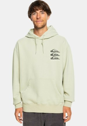 Sudadera verde claro hecha de tela suave. Cuenta con un bolsillo frontal, capucha con cordón y cuatro impresiones gráficas en la zona del pecho izquierdo.