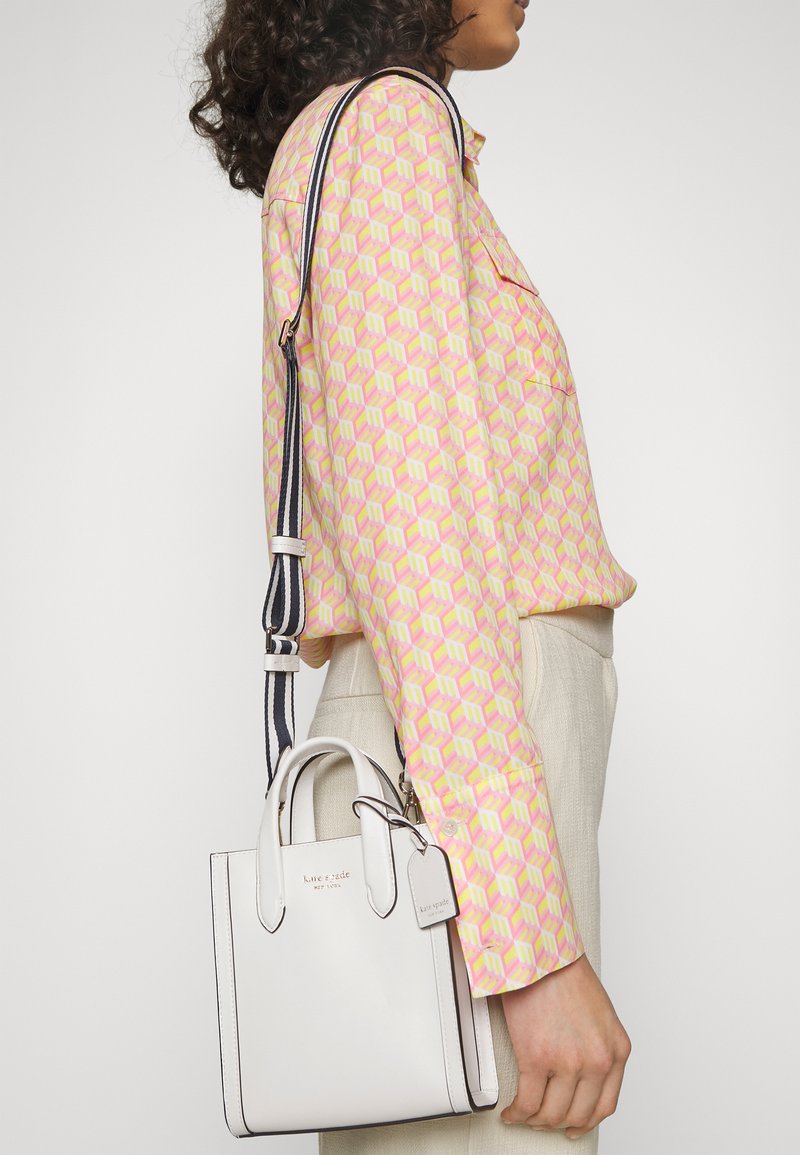 kate spade new york MANHATTAN Handbag optic white/white Zalando.co.uk