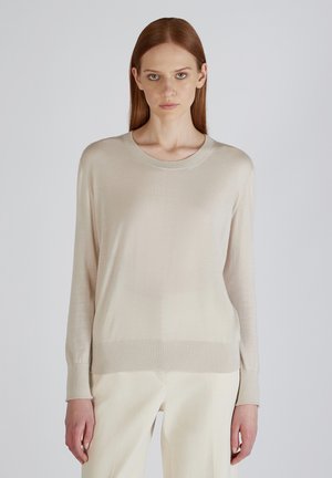 - Sweter