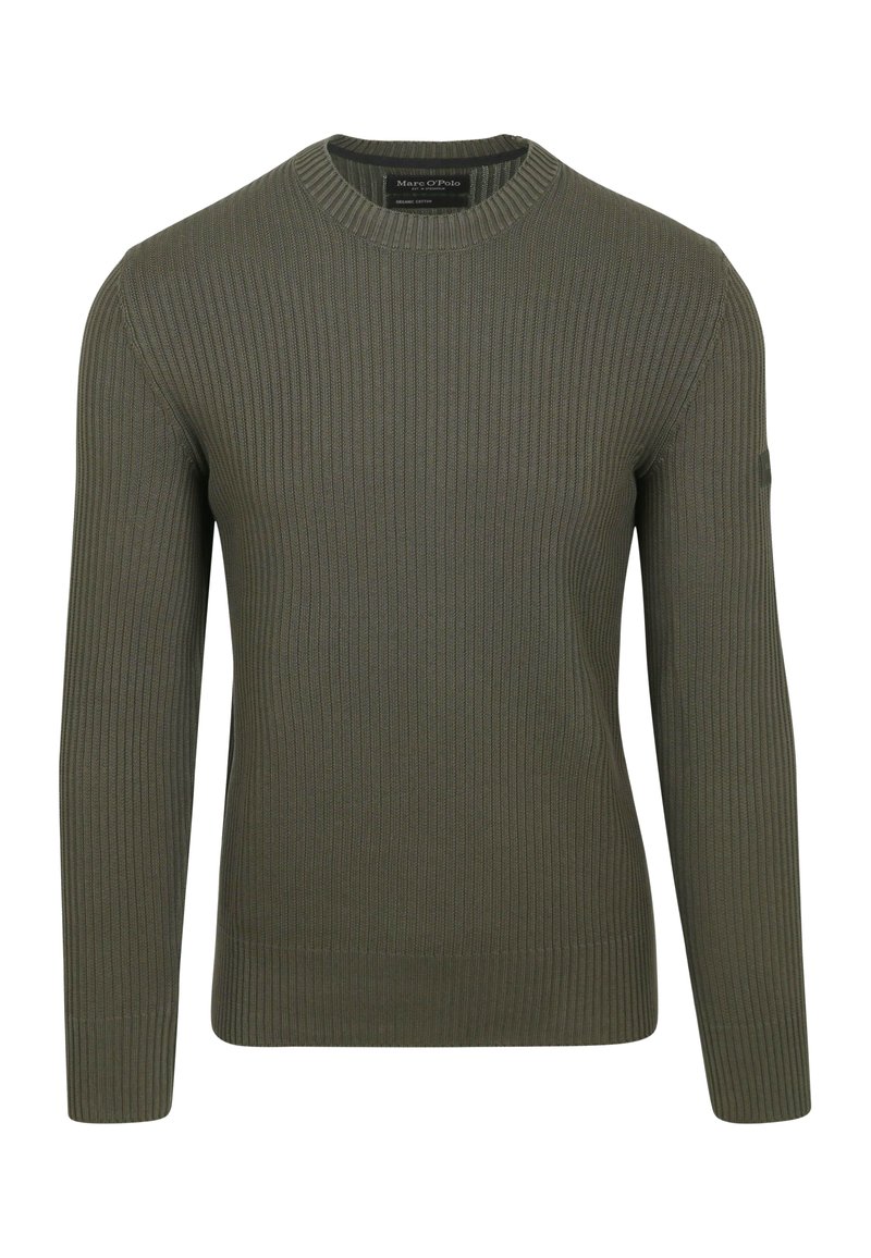 Maglione a coste verde oliva con scollo rotondo e maniche lunghe. Presenta un tessuto texturizzato e un'etichetta con logo sulla manica per dettagli.