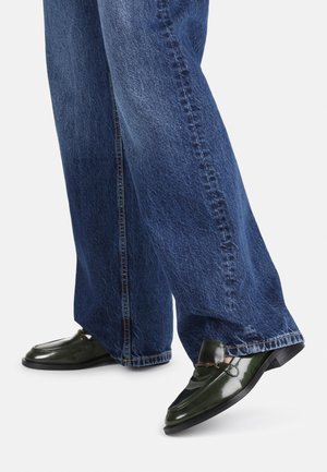 NEXT-WAGON - Loaferit/pistokkaat - black khaki