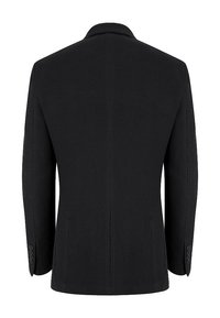 Czarna marynarka o teksturowanej, prążkowanej tkaninie, z klapami, trzema guzikami na mankietach, o prostym kroju i zarysowanej sylwetce.