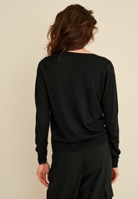 Next V-NECK JUMPER - Pulover - black