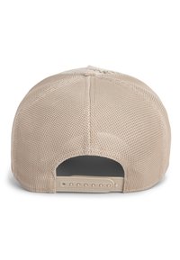 Casquette de baseball en filet beige avec une visière plate, fermeture snapback ajustable et un subtil logo à l'arrière.