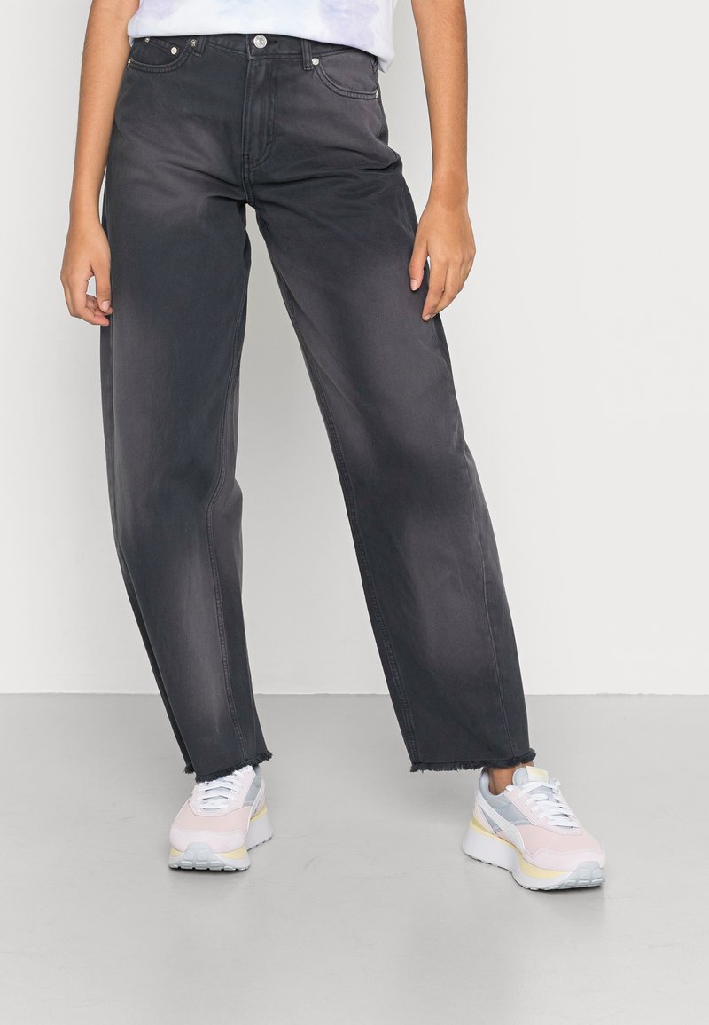 Weekday FAITH TROUSERS - Calças de ganga de corte relaxado - black