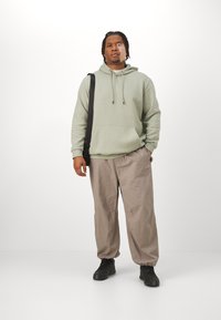 Jack & Jones JJEBRADLEY HOOD - Sweatshirt - desert sage