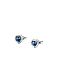 Orecchini a forma di cuore in argento, con gemme blu circondate da piccole pietre chiare; finitura lucida e chiusura a monachella.