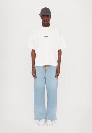 BOX LOGO TEE UNISEX - T-Shirt basic - white