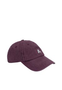 Gorra de algodón morada con visera curvada y un detalle de calavera y tibias bordado en el lado delantero izquierdo.
