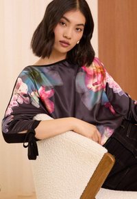 Love & Roses BATWING REGULAR FIT - Strickpullover - black