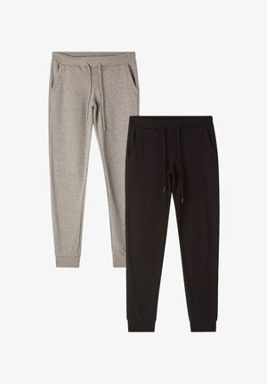 Due paia di pantaloni jogger: uno grigio e uno nero. Entrambi presentano vita elasticizzata, lacci e tasche laterali. Tessuto morbido.