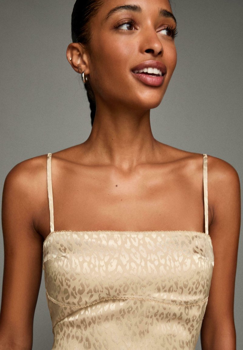 Bershka Vestito casual sand/sabbia