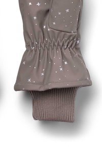 Pruun veekindel kindaid elastse manseti ja valge tähe mustriga, koos tekstuuriga kootud randmeosaga, mis tagab mugava istuvuse.