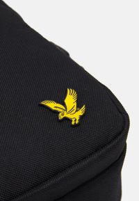 Lyle & Scott REPORTER BAG UNISEX - Schoudertas - true black