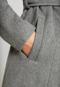 Vero Moda Cappotto classico - mottled grey