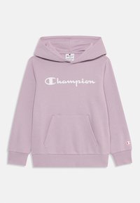 Haut à capuche violet clair avec une poche avant et le logo "Champion" blanc. Présente une capuche avec cordon de serrage et des poignets côtelés. Texture de tissu lisse.