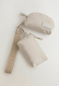 Self. Wallet - neutral