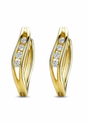 Goldene Creolen mit einem verdrehten Design, das vier eingesetzte runde Diamanten zeigt, die vertikal an jedem Ohrring angeordnet sind.