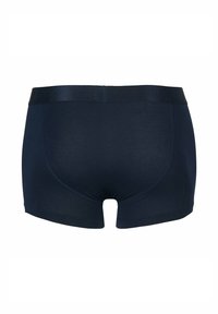 Boxer shorts blu navy realizzati in tessuto morbido, con una ampia vita elastica e una vestibilità aderente con aperture per le gambe arrotondate.
