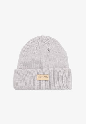 Lichtgrijze gebreide muts met een geribbelde textuur en een opgevouwen rand, voorzien van een rechthoekig beige label met "BICKLEY + MITCHELL" branding.