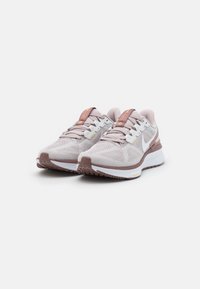 Nike Performance STRUCTURE 25 - Laufschuh Straße - platinum violet/white/photon dust/smokey mauve/soft yellow
