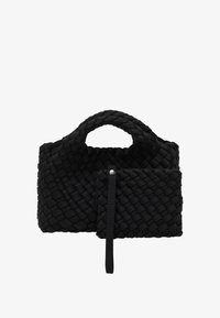 Seleccionado, black