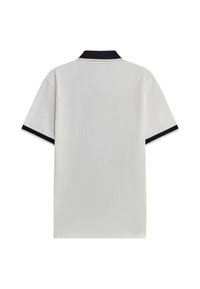 Polo shirt bianco a maniche corte con colletto a costine nero, caratterizzato da un bordo nero a contrasto sui bordi delle maniche e una superficie liscia.