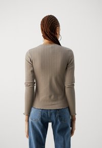 ONLY ONLCARLOTTA  - Topper langermet - brown