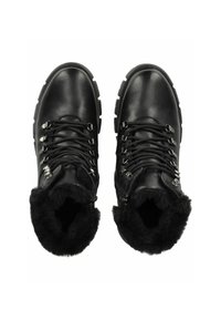 Černé kožené kotníkové boty s límcem z kožešiny, se metallic laces a háčky, a masivní gumovou podrážkou pro lepší přilnavost.