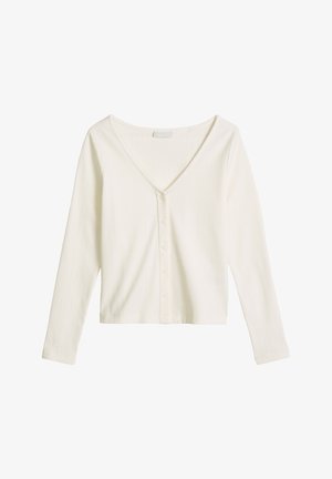 Cremefarbener, gerippter, kurz geschnittener Langarm-Cardigan mit V-Ausschnitt und Knöpfen vorne, flach auf weißem Hintergrund dargestellt.