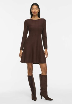 VILA, KNITTED DRESS VIVALUNI SHORT - Robe pull - coffee bean