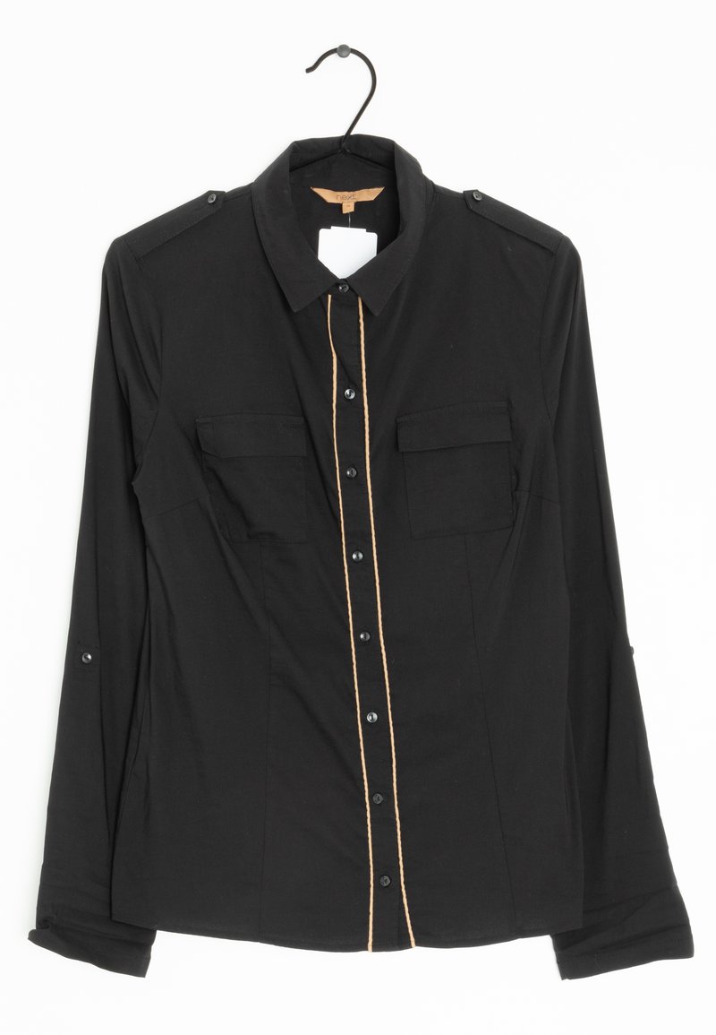 Maglietta nera a maniche lunghe con chiusura a bottoni, due tasche sul petto, spalline sulle spalle e una linea beige a contrasto lungo il centro.