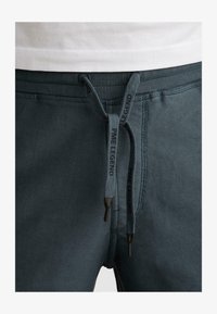 Non sélectionné, dark denim