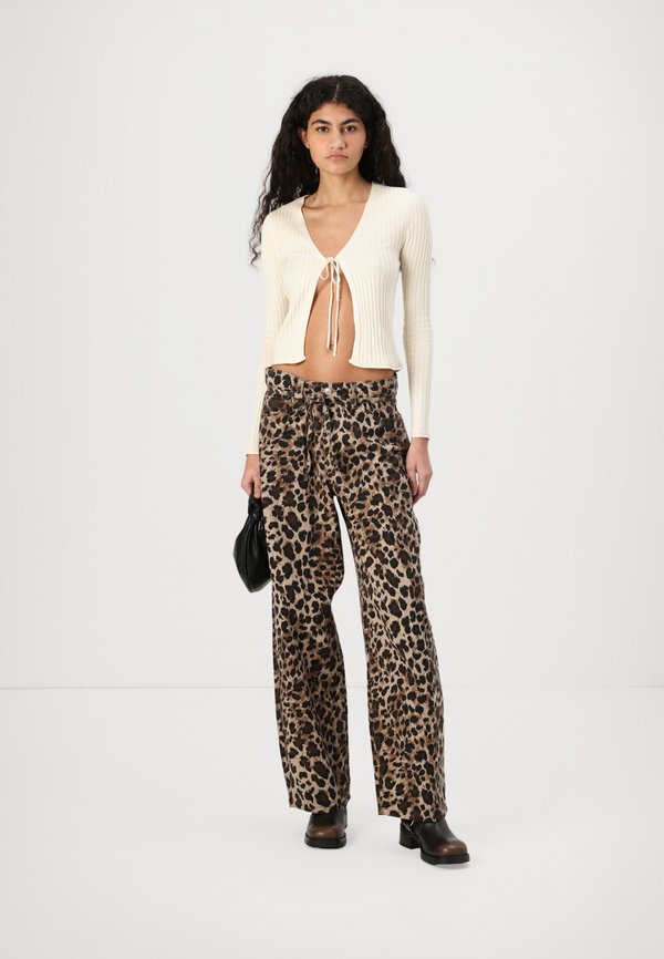 ONLGIANNA - Straight leg jeans3