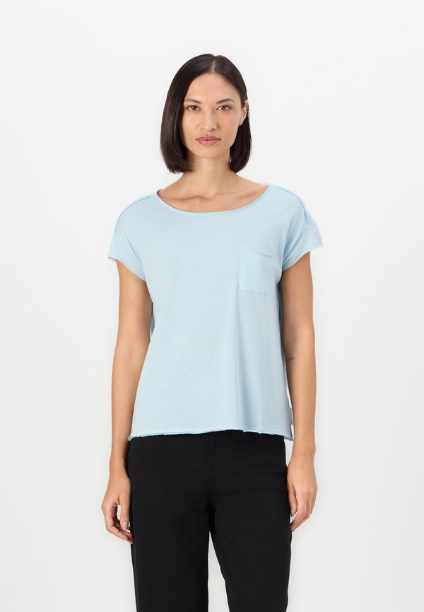 CHEST POCKET - Basic T-shirt