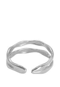 Anello regolabile in argento con un design ondulato e attorcigliato, alle estremità affusolate. Finitura in metallo liscia e lucida con una texture lucidata.