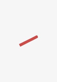 Gomme rectangulaire rouge avec une texture lisse, dotée d'une extrémité légèrement effilée et d'un fini mat. Pas de motifs ni de détails matériels.
