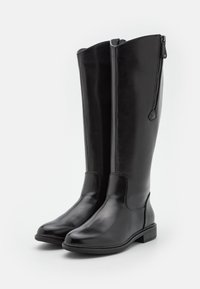 Jana Laarzen - black