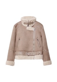 Veste en shearling beige avec fermeture éclair, col large et ceinture à la taille. Comprend deux poches latérales zippées et une texture douce.